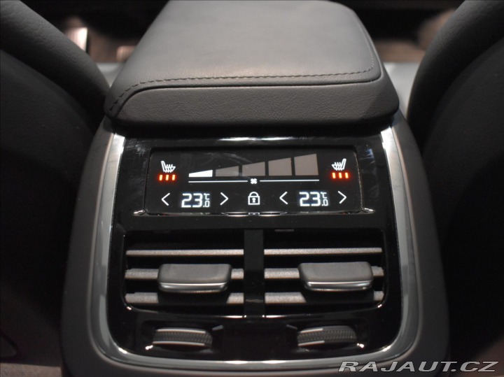 Volvo XC60 2,0 B5 AWD Ultra HEAD UP, 2025