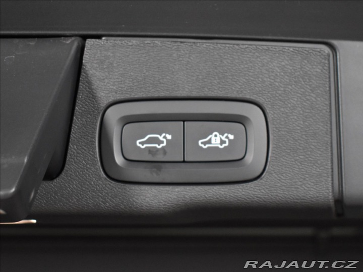 Volvo XC60 2,0 B5 AWD PLUS BLIS,Bezk 2025