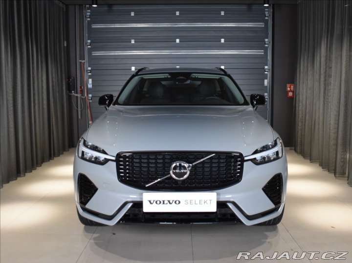 Volvo XC60 2,0 B5 AWD PLUS ,Bezklíč 2025