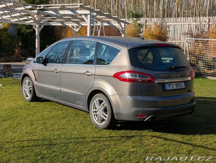 Ford S-MAX 2,0 EcoBoost 147 kW • r 2013