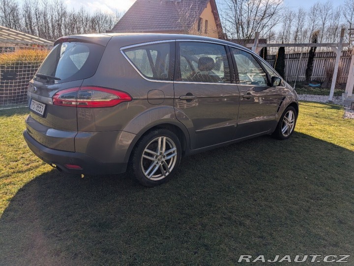 Ford S-MAX 2,0 EcoBoost 147 kW • r 2013