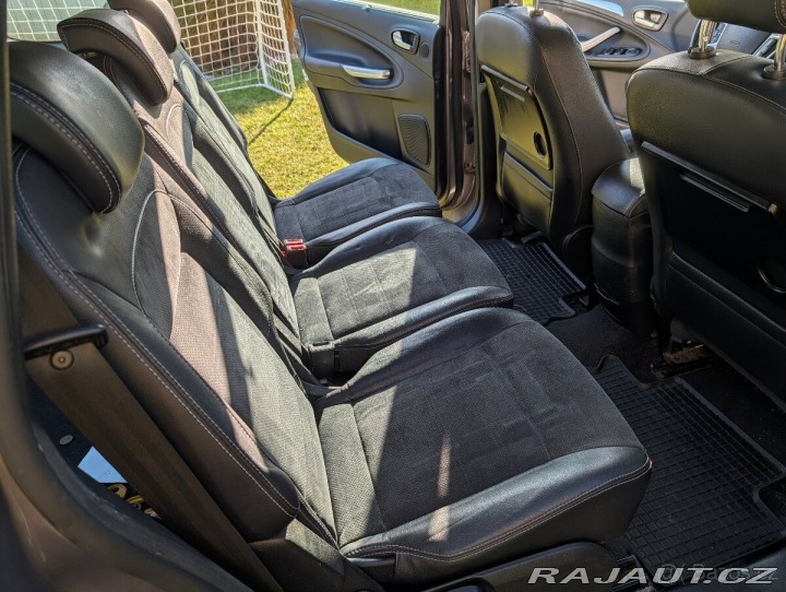 Ford S-MAX 2,0 EcoBoost 147 kW • r 2013