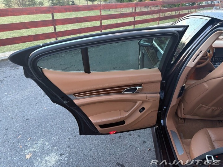 Porsche Panamera 4,8   4S 2011