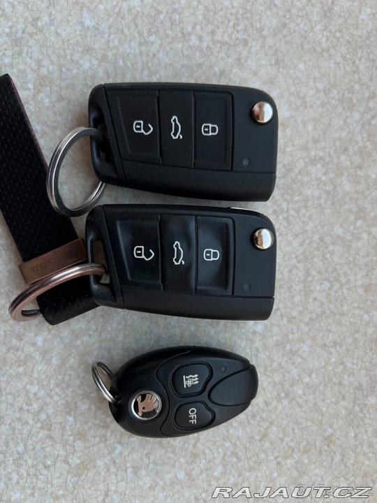 Škoda Octavia 2,0   3 RS Challenge TDI 2015