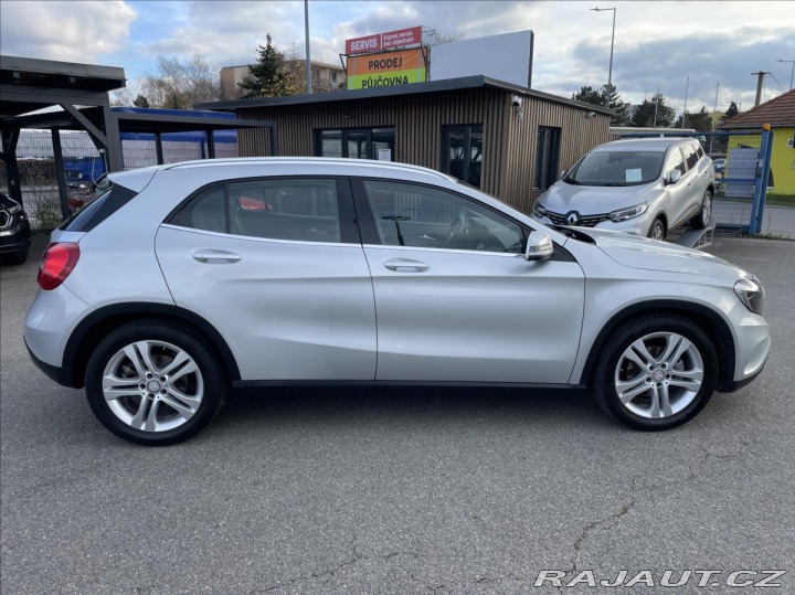 Mercedes-Benz GLA 180 CDi REZERVACE 2015
