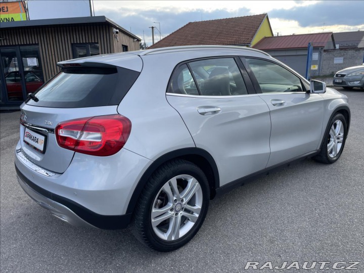 Mercedes-Benz GLA 180 CDi Navi*Polokůže Kam 2015
