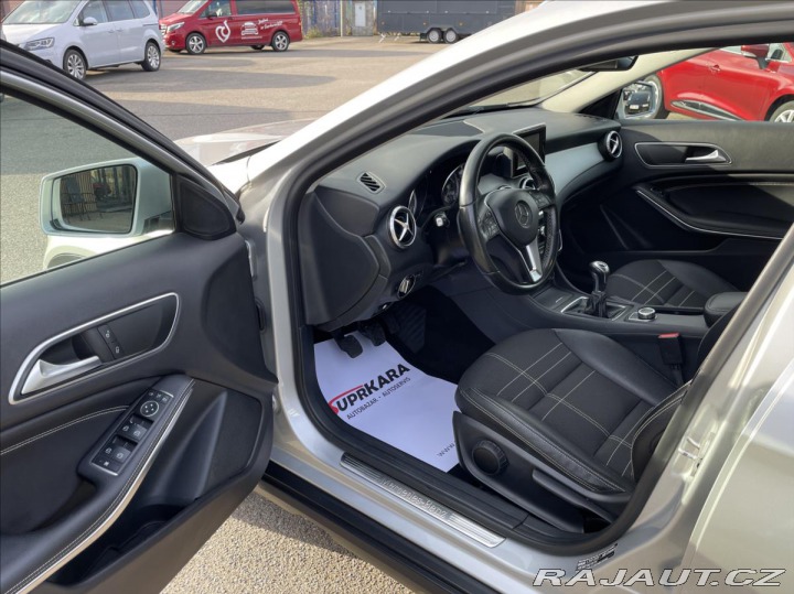 Mercedes-Benz GLA 180 CDi REZERVACE 2015