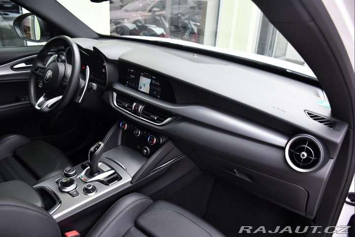 Alfa Romeo Stelvio VELOCE Q4 1M ZÁRUKA 2024