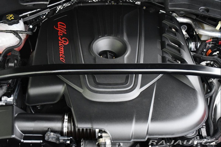 Alfa Romeo Stelvio VELOCE Q4 1M ZÁRUKA 2024