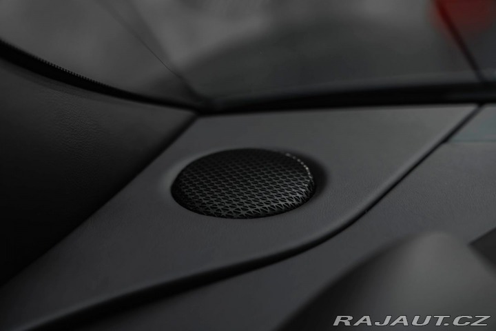 Aston Martin DB12 Coupé 44.0 V8, Inspire Co 2025