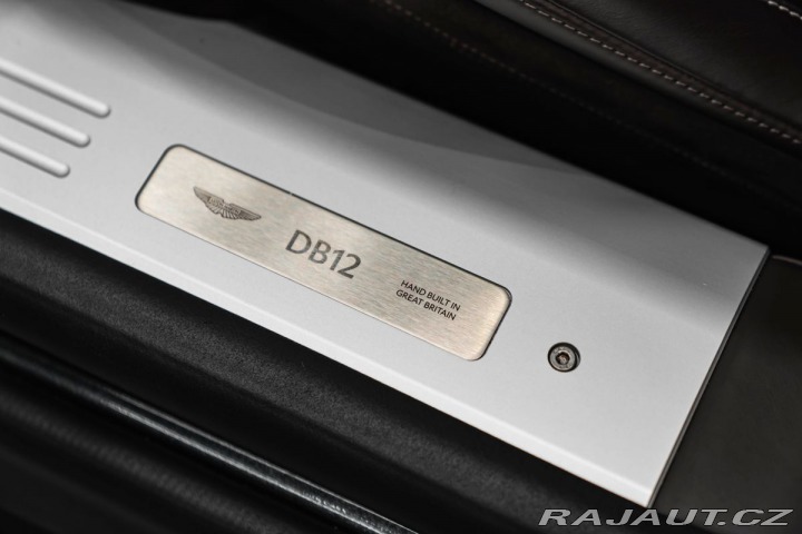 Aston Martin DB12 Coupé 44.0 V8, Inspire Co 2025