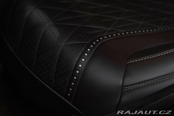 Aston Martin DB12 Coupé 44.0 V8, Inspire Co 1800