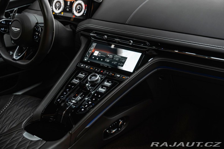 Aston Martin DB12 Coupé 44.0 V8, Inspire Co 2025