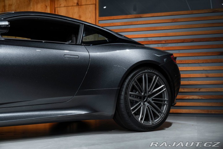 Aston Martin DB12 Coupé 44.0 V8, Inspire Co 1800