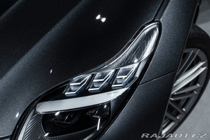 Aston Martin DB12 Coupé 44.0 V8, Inspire Co 2025