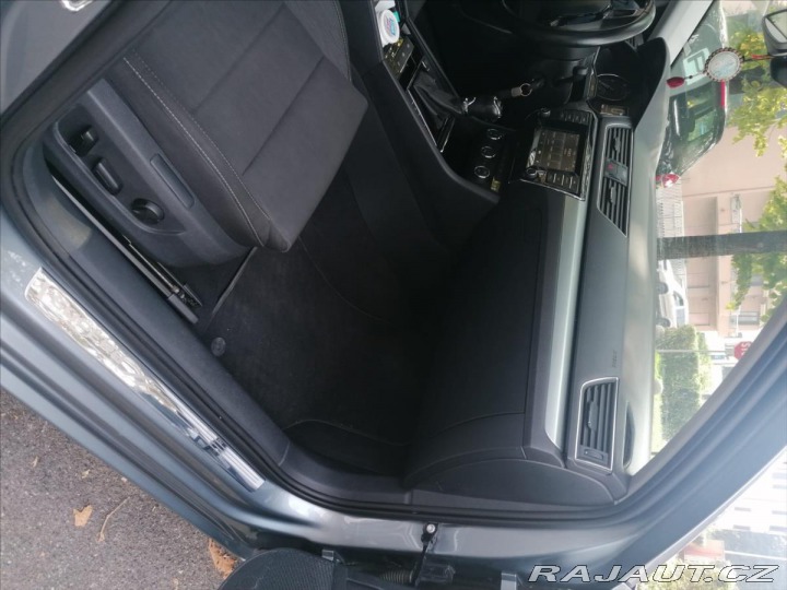 Škoda Superb 2,0 TDi 110kw DSG GPS Pan 2016