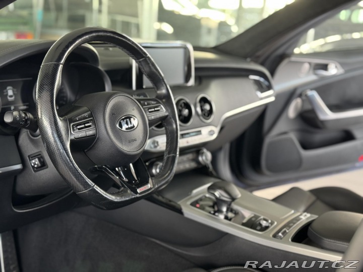 Kia Stinger 3,3TGDI V6*4WD*Head-Up*DP 2018