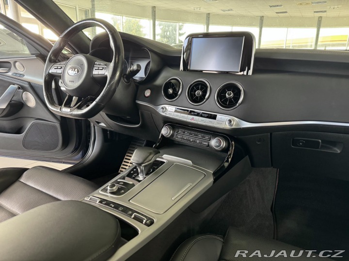 Kia Stinger 3,3TGDI V6*4WD*Head-Up*DP 2018