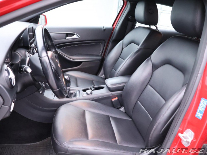 Mercedes-Benz A 1,6 180 90kW Style Navi K 2013