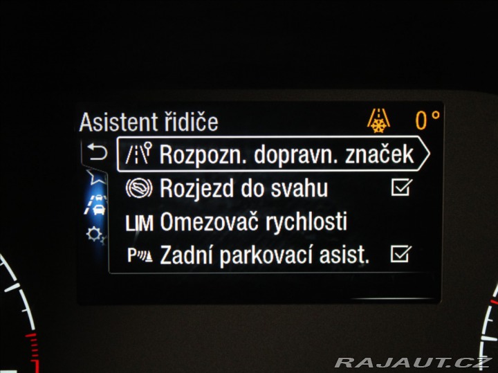 Ford Transit Connect 1,0 Eboost Trend 5L. ZÁRU 2022