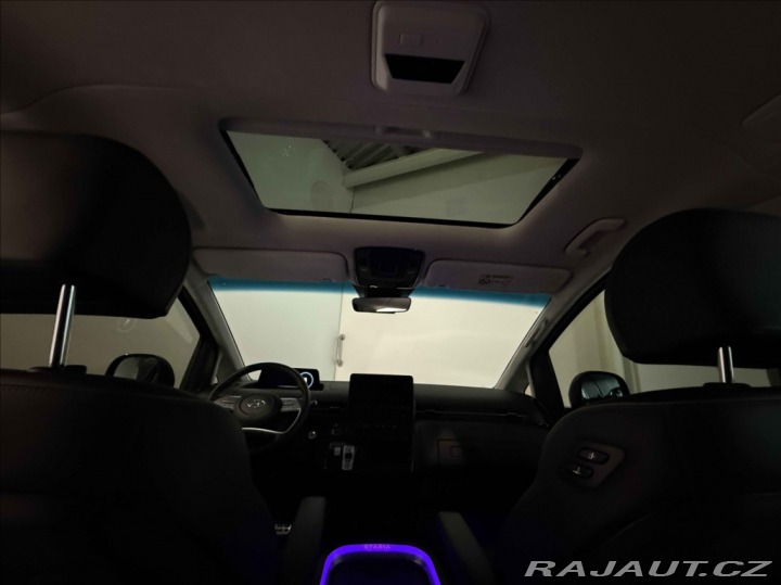 Hyundai Staria 2,2 CRDI LUXURY DCT 2022