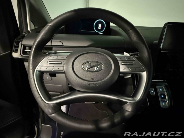Hyundai Staria 2,2 CRDI LUXURY DCT 2022