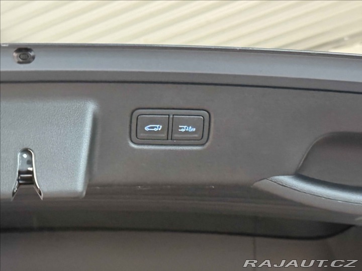 Hyundai Staria 2,2 CRDI LUXURY DCT 2022