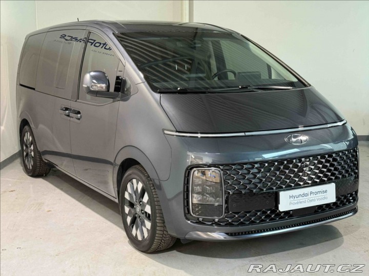 Hyundai Staria 2,2 CRDI LUXURY DCT 2022