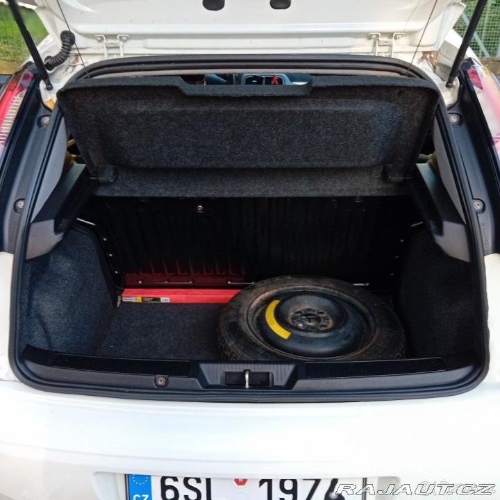 Fiat Punto 1,2   51 kw 2013 129 000 2013