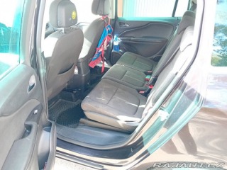 Opel Zafira 2,0   96kw 7 míst 288 000 2012