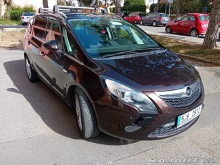 Opel Zafira 2,0   96kw 7 míst 288 000 2012