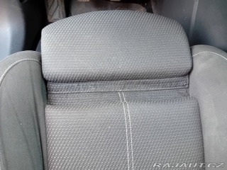 Opel Zafira 2,0   96kw 7 míst 288 000 2012