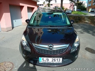 Opel Zafira 2,0   96kw 7 míst 288 000 2012