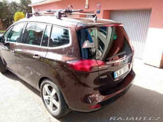 Opel Zafira 2,0   96kw 7 míst 288 000 2012