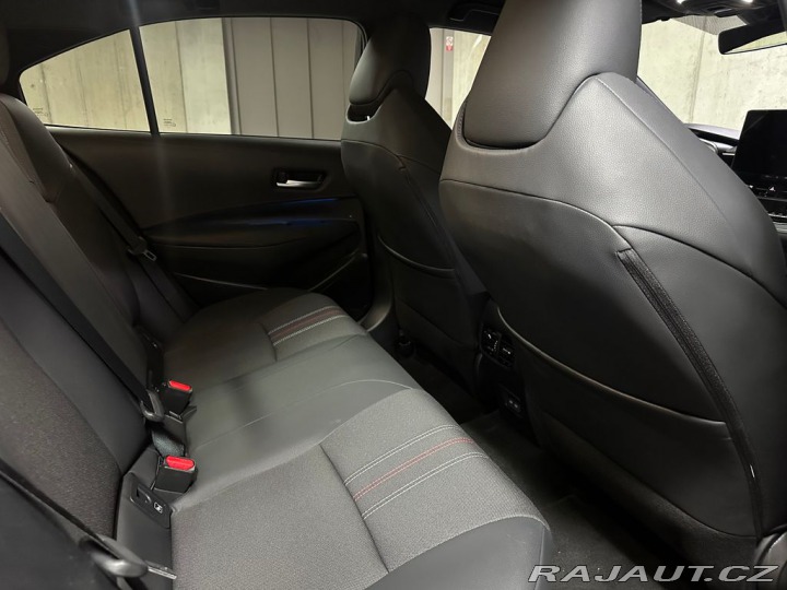 Toyota Corolla GR SPORT  1.8 Hybrid e-CV 2026