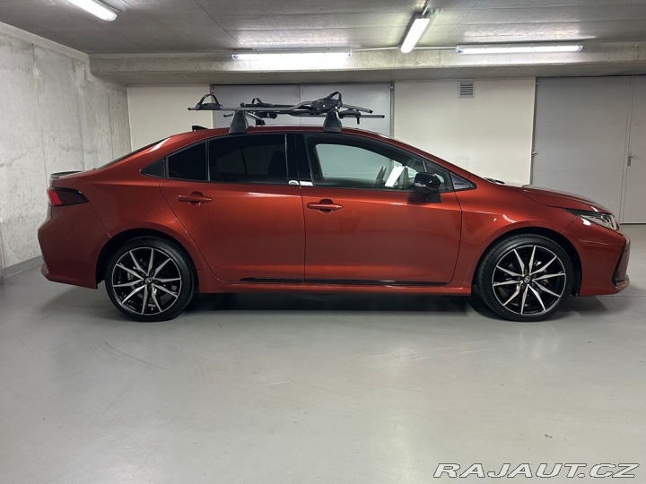 Toyota Corolla GR SPORT  1.8 Hybrid e-CV 2026