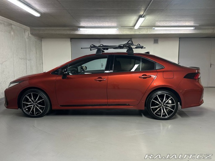 Toyota Corolla GR SPORT  1.8 Hybrid e-CV 2026