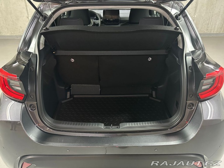 Toyota Yaris STYLE 1.5 Hybrid e-CVT ST 2025