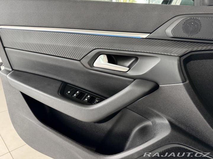 Peugeot 508 Hybrid 225*AT8*REZERVACE 2022