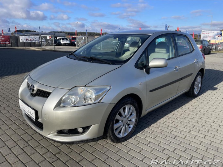 Toyota Auris 2,0 D-4D 93kw odp. DPH 2008