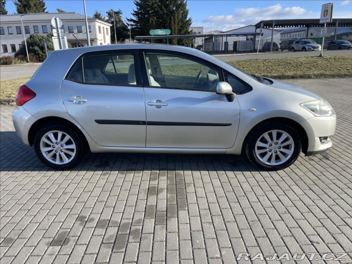 Toyota Auris 2,0 D-4D 93kw 2008