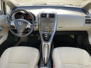 Toyota Auris 2,0 D-4D 93kw odp. DPH 2008