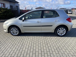 Toyota Auris 2,0 D-4D 93kw odp. DPH 2008