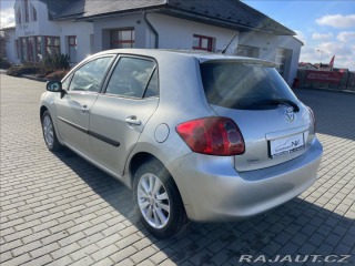 Toyota Auris 2,0 D-4D 93kw odp. DPH 2008