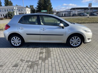 Toyota Auris 2,0 D-4D 93kw odp. DPH 2008