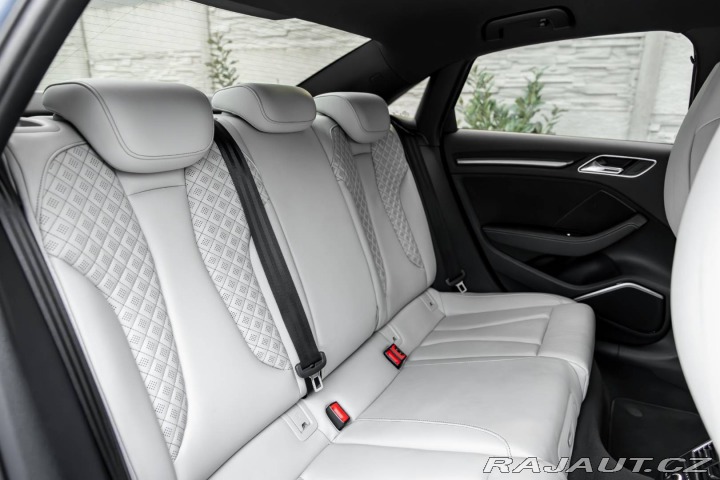 Audi RS3 Limousine 2.5 TFSI Quatt 2018