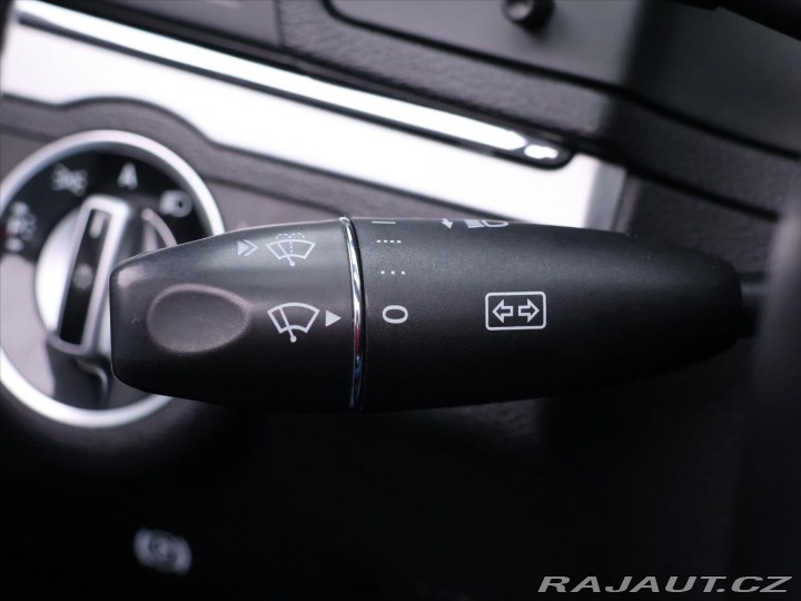 Mercedes-Benz E 2,2 CDI 125kW Elegance Ca 2011