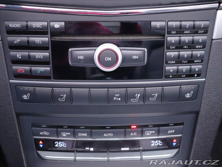 Mercedes-Benz E 2,2 CDI 125kW Elegance Ca 2011