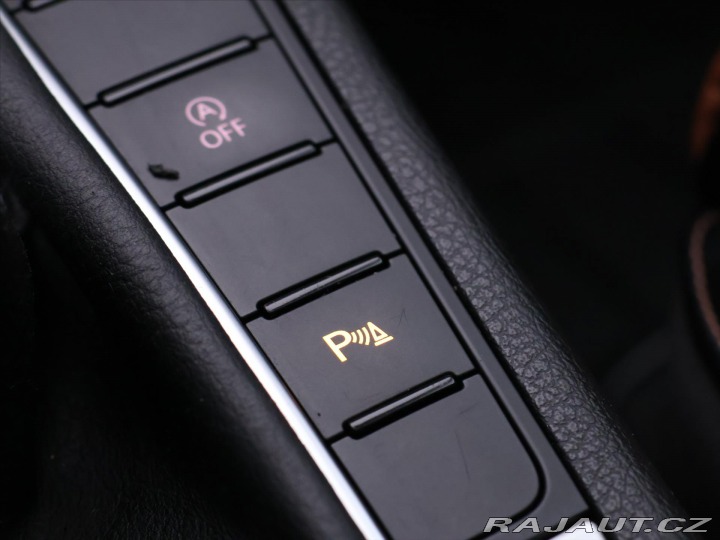 Volkswagen Passat 2,0 TDi 103kW Highline Ků 2011