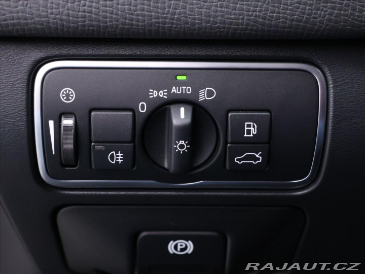 Volvo XC60 2,4 D4 133kW AWD Aut. Sum 2015